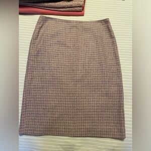 Ann Taylor houndstooth plaid wool blend skirt.